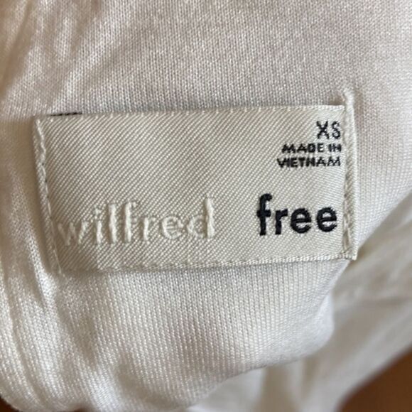 NEW Aritzia‎ Kempner tie-black crepe blouse in white - Picture 2 of 5